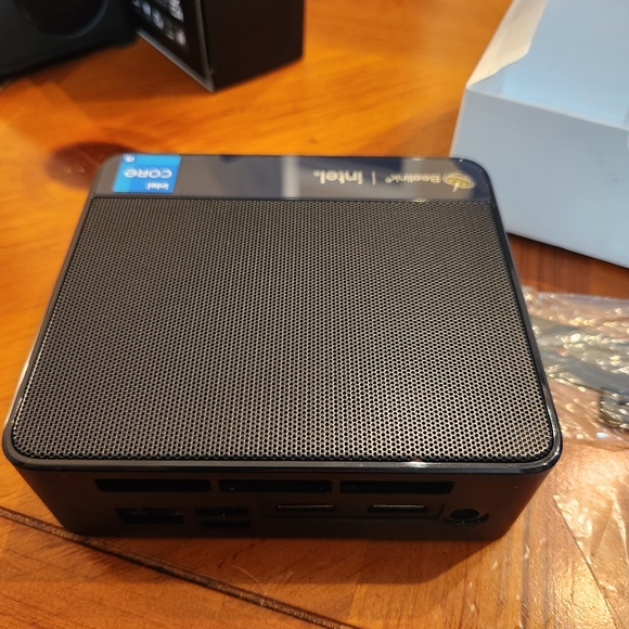 Beeline Mini PC - Picture 2 of 4